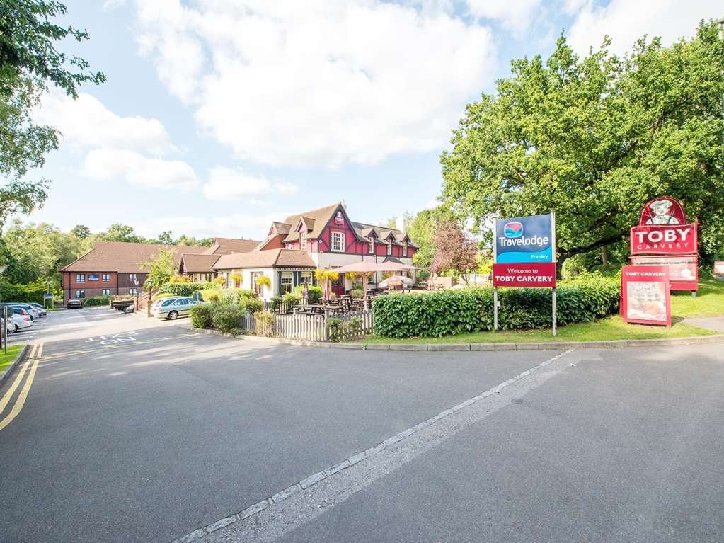 Travelodge Frimley Eksteriør bilde